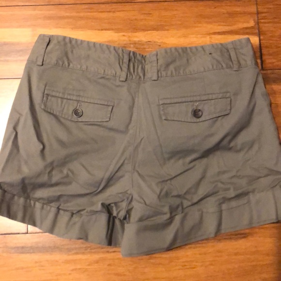 Banana Republic Women’s Short - Picture 3 of 3